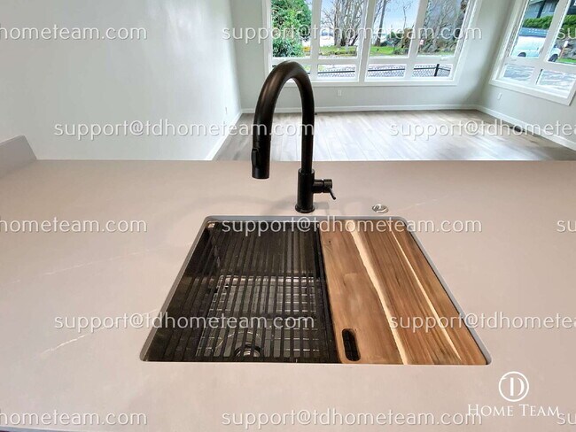 Building Photo - "Charming 1-Bed Waterfront Retreat with Scenic Lake Views & Pool in Kirkland!"