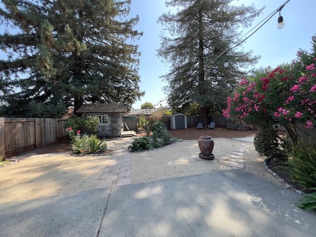 Building Photo - Beautifully Updated Four Bedroom Napa Home