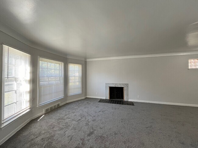 Building Photo - 18276 Appoline St