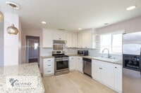 Building Photo - 815 Whaley St