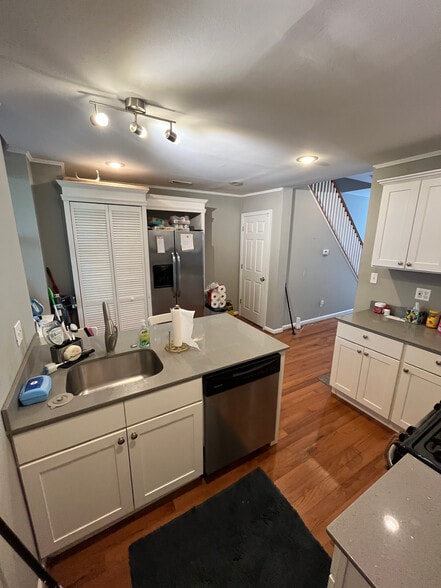 Building Photo - 112 Seville St