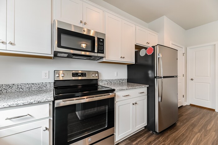 Building Photo - 105 Percheron Dr