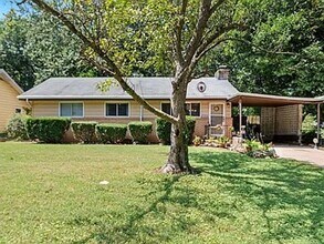 Building Photo - 3 Bed 1 Bath 1 Carport PRE-LEASING