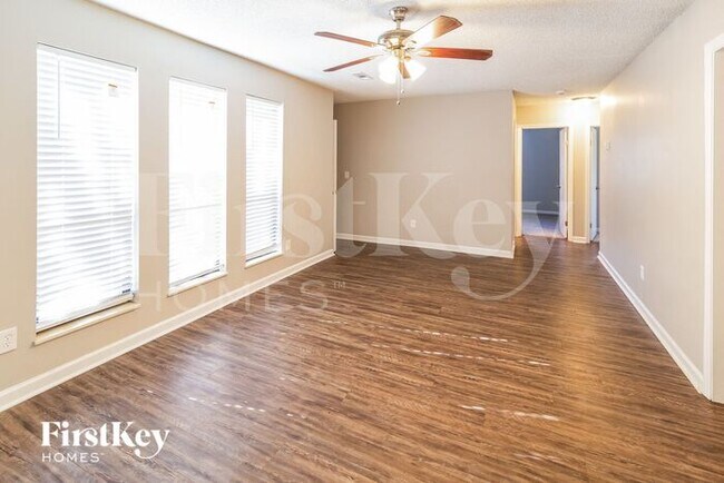 Building Photo - 111 Boone Dr