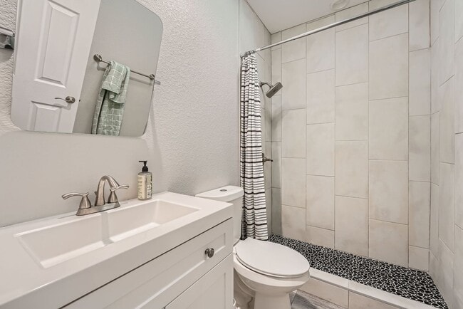 Building Photo - 10463 Meadowleaf Way