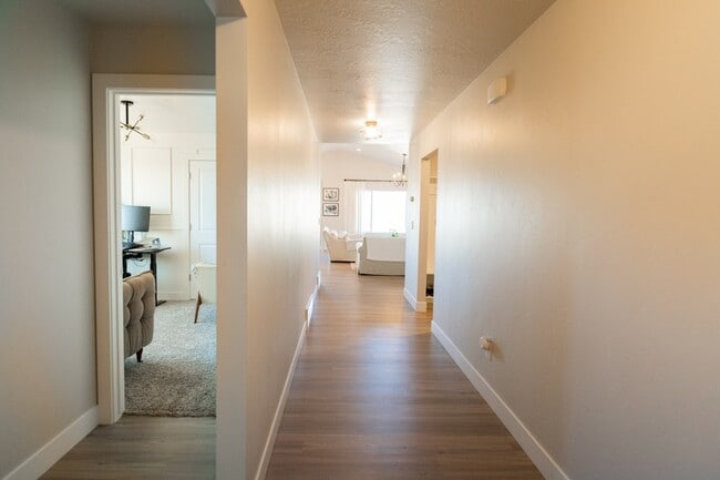 Building Photo - 2823 E Clarkstone Dr