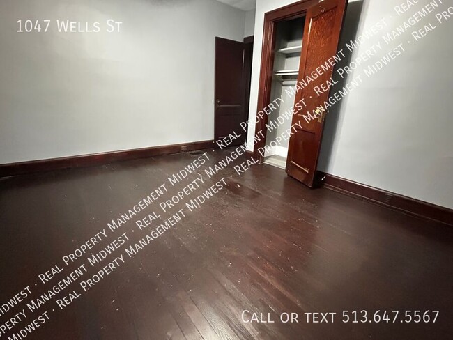 Building Photo - 1047 Wells St