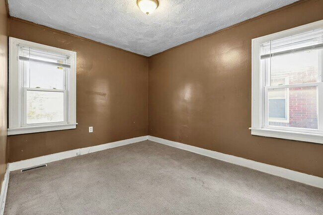 Building Photo - 16171 Cheyenne St