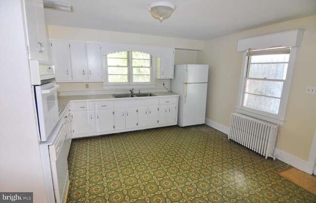Building Photo - 204 Bellview Ave