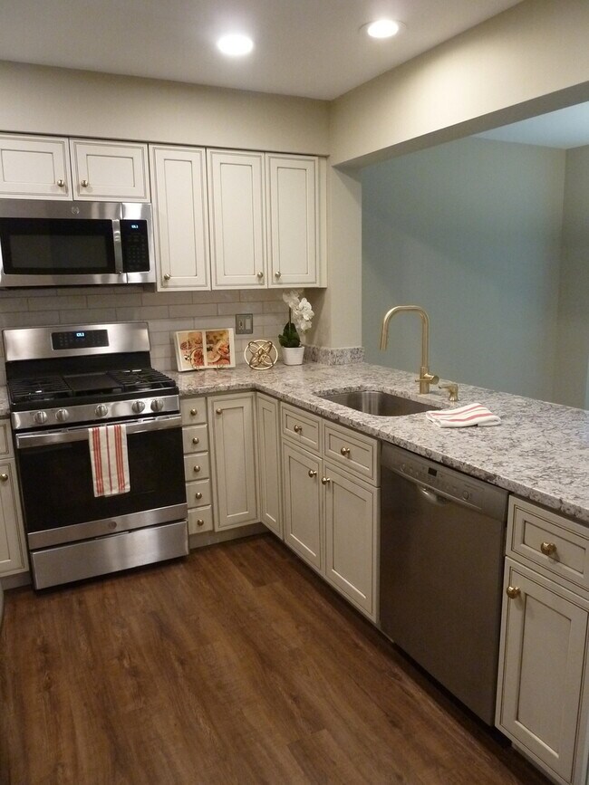 Building Photo - 17720 W Running Creek Ct