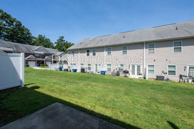 Building Photo - 2555 Flat Shoals Rd