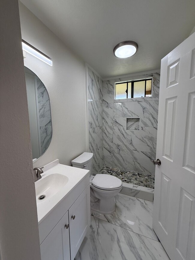 Building Photo - South Kihei - Renovated 3 Bed/2 Bath with Ocean Views