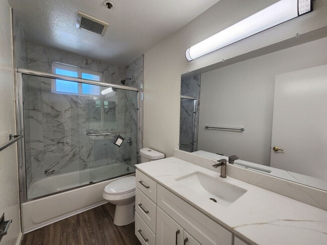 Building Photo - Redwood city townhouse