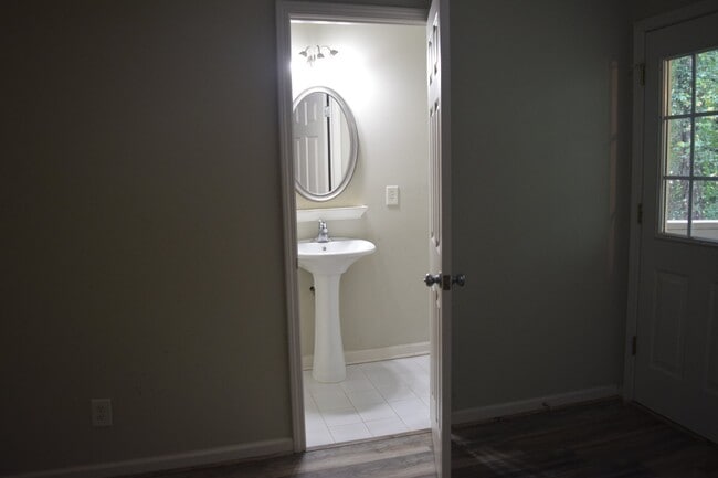 Building Photo - 3355 Deer Valley Dr