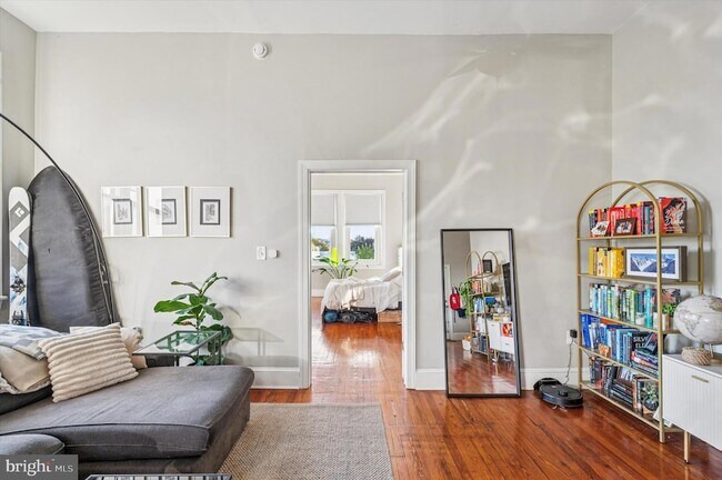 Building Photo - 265 S 22nd St