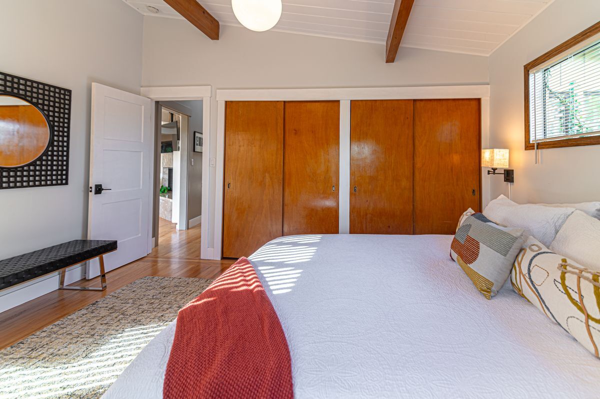 Building Photo - 1560 Ronne Dr