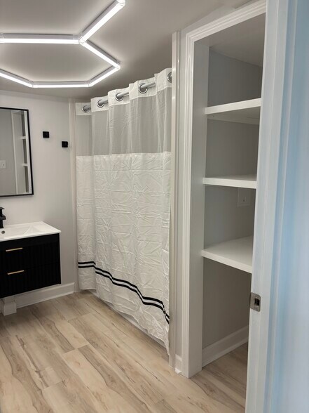 Back Bath off Bedroom - 1350 Sylvia Ave