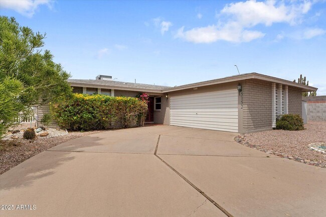 Primary Photo - 5152 E Emerald Cir