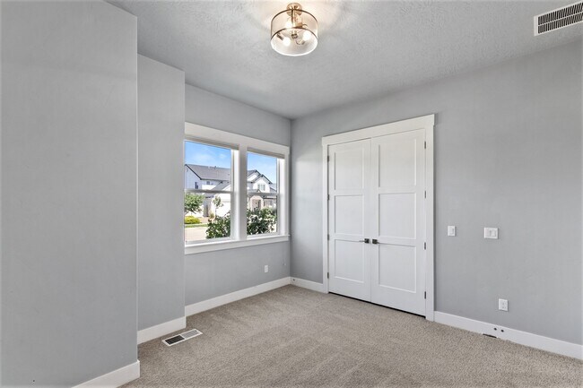 Building Photo - 9042 S La Pampa Way