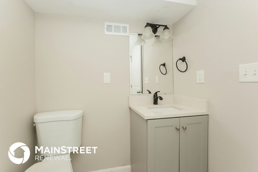 Building Photo - 307 W Due West Ave