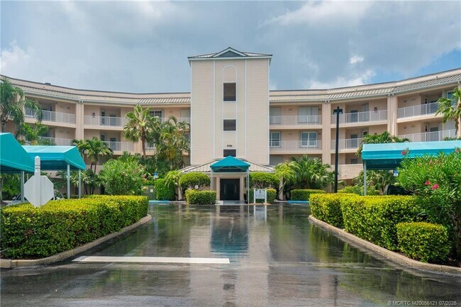 Building Photo - 5750 NE Island Cove Way