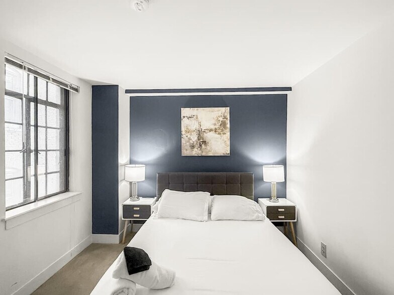 Building Photo - 111-23 N 15th St