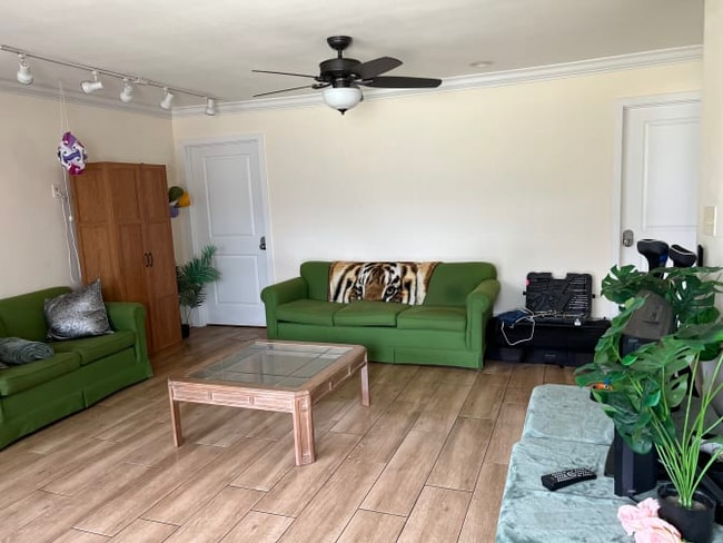 Building Photo - 211 Arricola Ave