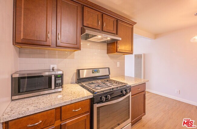 Building Photo - 2625 6th St