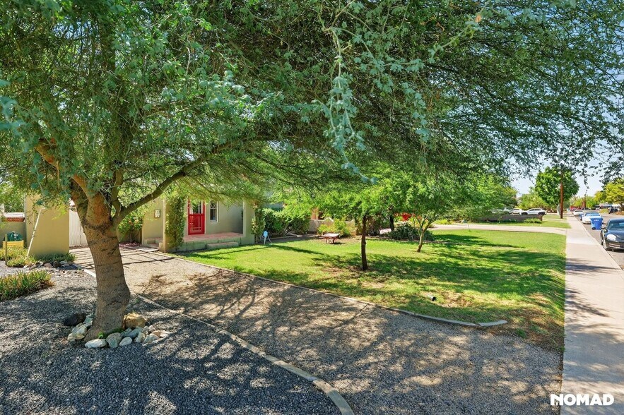 Building Photo - 1711 E Earll Dr