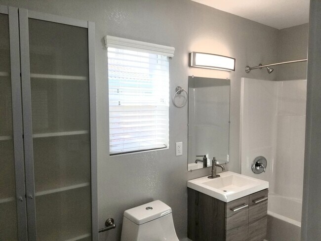 Building Photo - 5013 63rd St