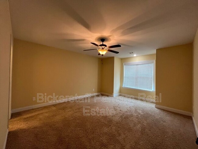 Building Photo - 7073 Spring Walk Dr