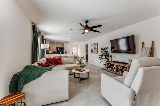 Building Photo - 9841 Papillion Wy