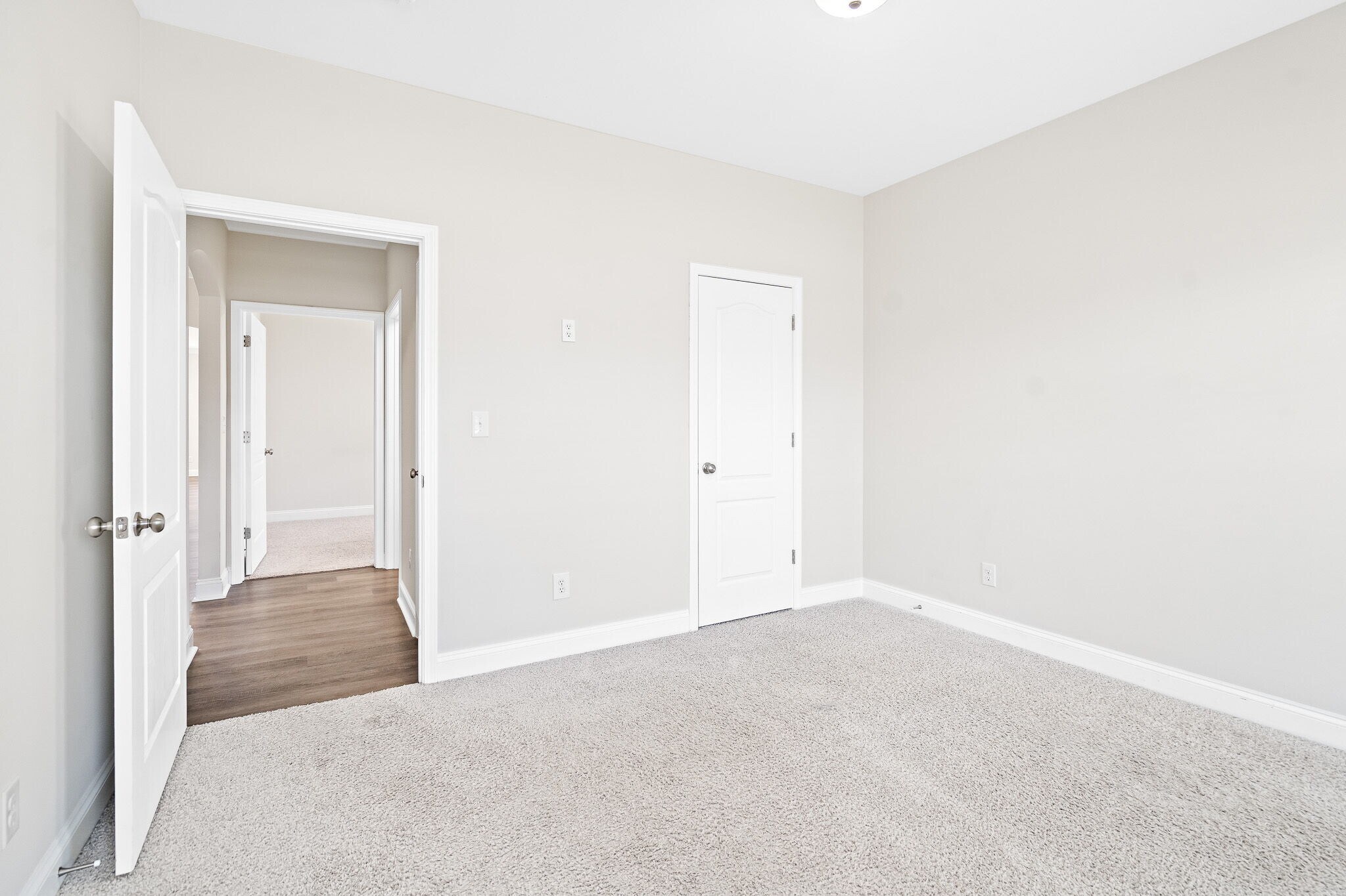 Building Photo - 6531 Knob Creek Dr