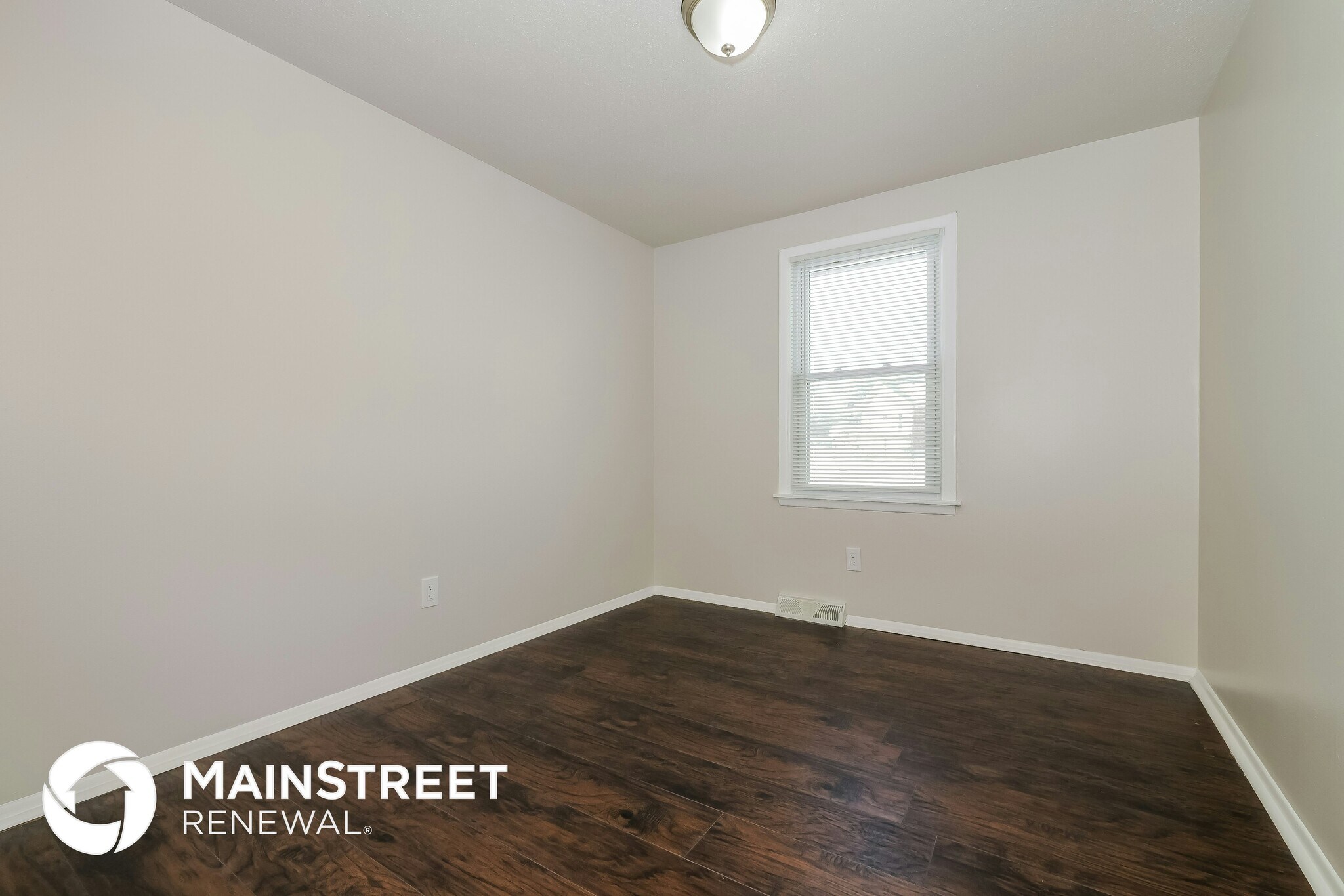 Building Photo - 11515 N Charlotte St