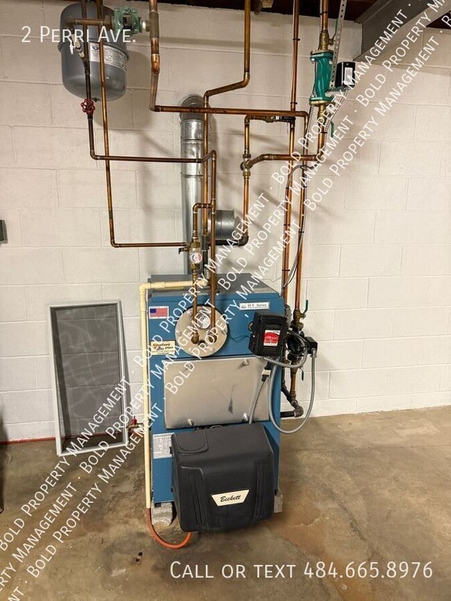 Building Photo - 2 Perri Ave