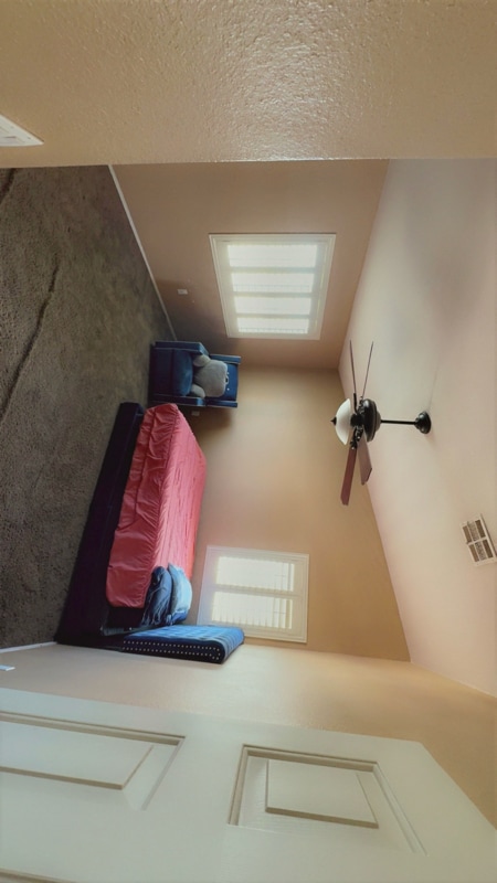 Building Photo - 10232 Desert Wind Dr