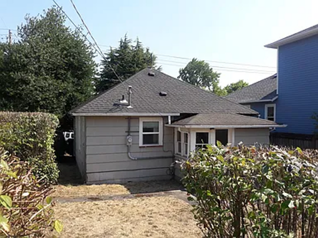 Building Photo - North Ballard/Crown Hill 2 BR / 1 BA