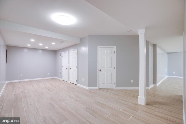Building Photo - 11932 Blue Violet Way