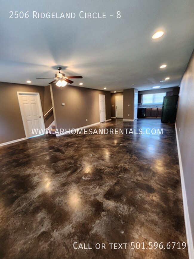 Building Photo - 2506 Ridgeland Cir