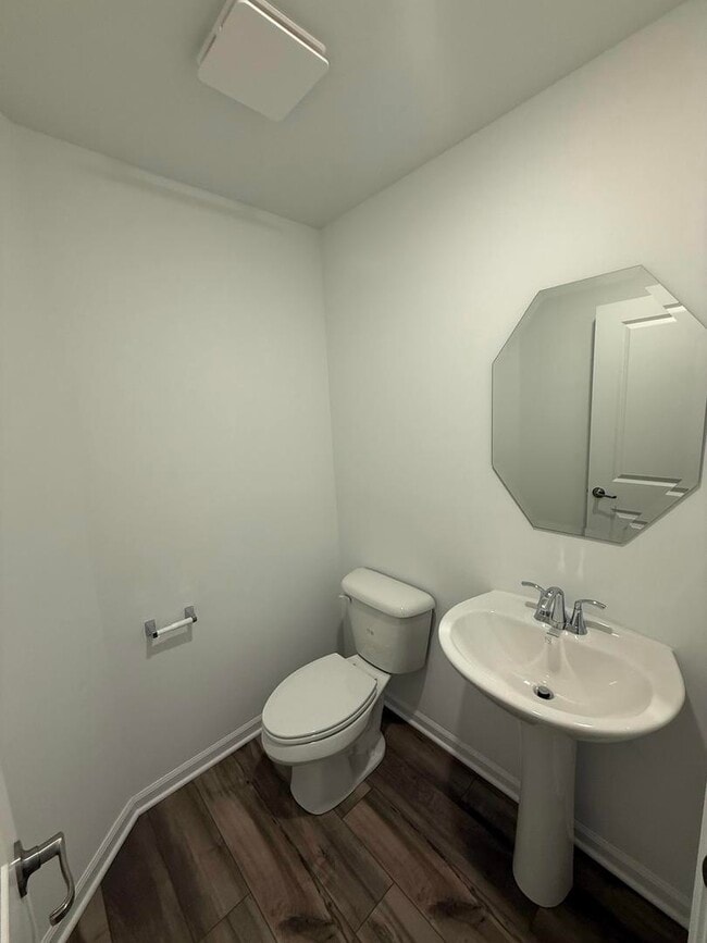 Building Photo - 14940 Dyer Ln