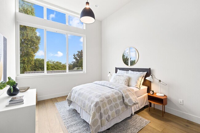 Building Photo - Wallingford Townhome