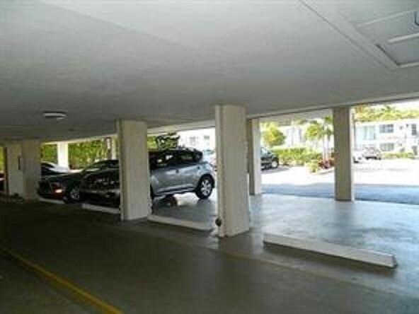 Building Photo - 1050 SE 15th St