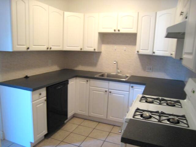 Building Photo - 324 Saint Paul St