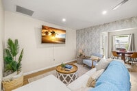 Building Photo - 10703 Del Prado Dr S