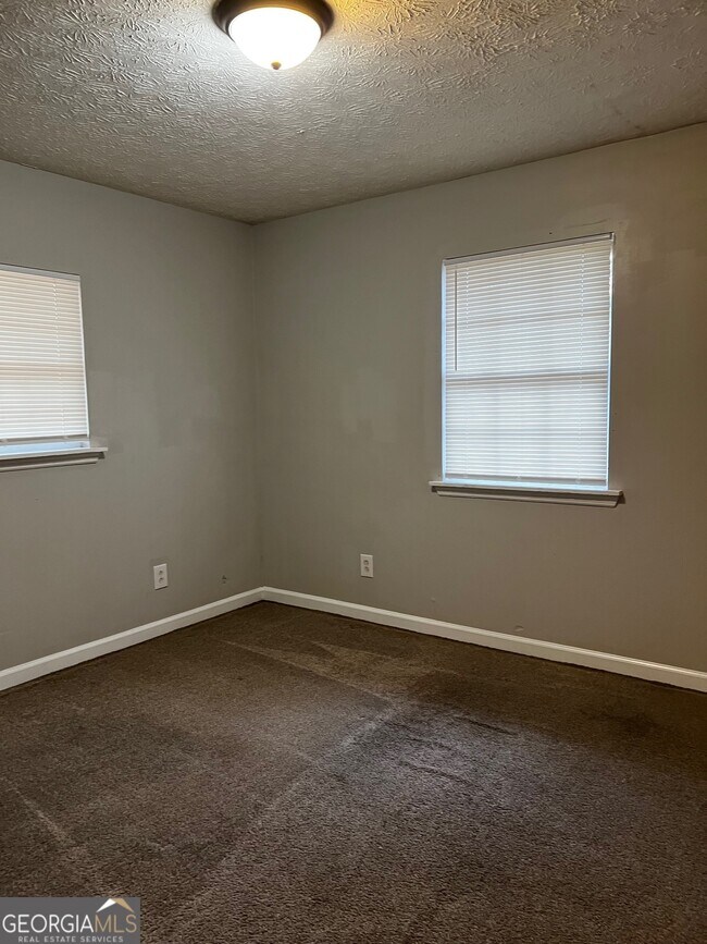 Building Photo - 5895 Jonesboro Rd