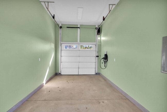 Building Photo - 1276 S Nahale Pl