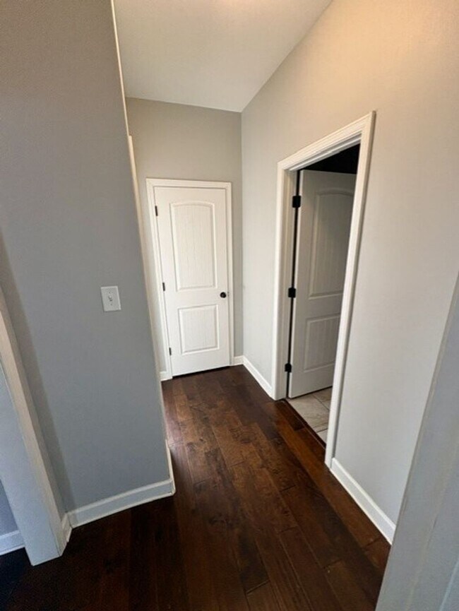 Building Photo - 8919 Glen Crossing