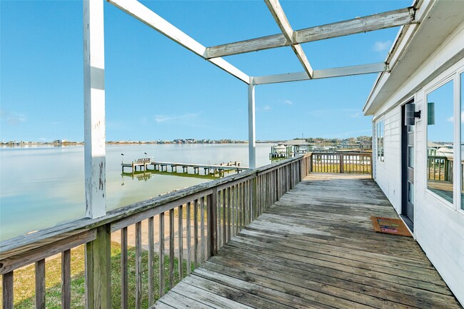 Building Photo - 7204 Avenue N 1/2 Rear