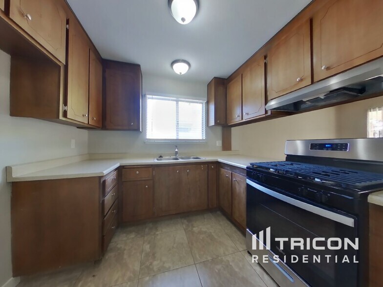 Building Photo - 7827 Charmette Way