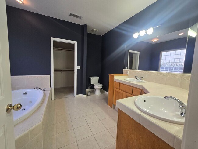 Building Photo - 4 BR 2 BA home available now